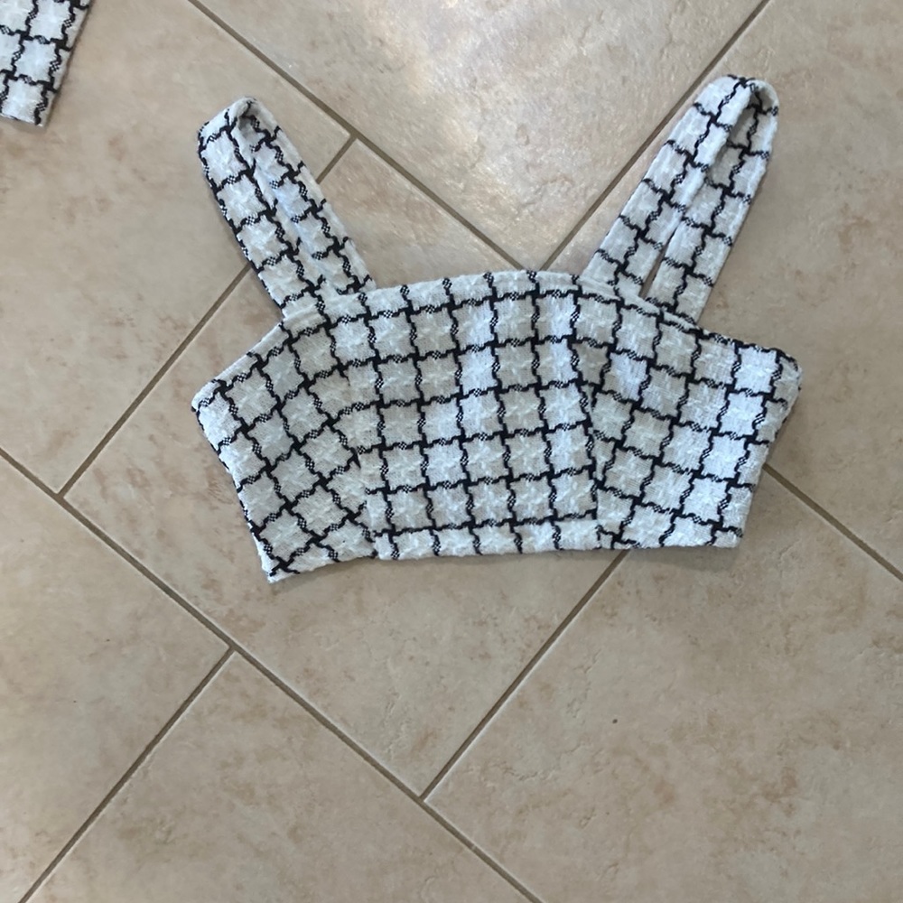 ALSO SOLD IN A SET*check page for a separate listing*White and black crop top